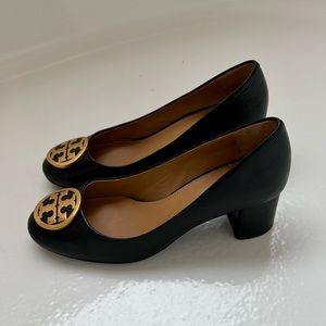 Tory Burch black leather pumps sz 5.5